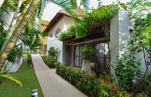 Kampala Hotel | Le Petit Village Boutique Hotel & Spa