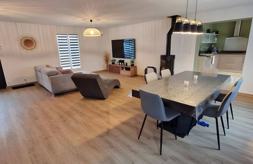 La Suze-sur-Sarthe House | Le Phénix - Piscine chauffée - 7p - Rêve au Mans