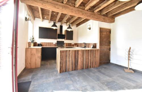 Broue Bed & Breakfast | LE RELAIS DES CALECHES - La Jungle Room