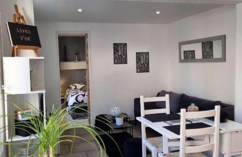 La Demi-Lune House | Le Rethel