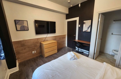 Quartier des Spectacles Hotel | Le Sand & Stone Hôtel-Quartier des Spectacles