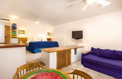 Salinas Resort | Leave your worries at the door!