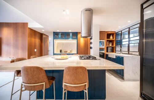 Leblon Apartment | Leblon, Av Ataulfo de Paiva - Recém reformado, no coração do Leblon