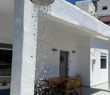 Karpenisi Apartment | Lefkes Beach Suite