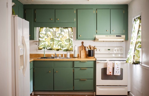 Spring Hill House | Legacy Lagoon- Peaceful on Weeki Wachee Canal w/2 Clear Kayaks!