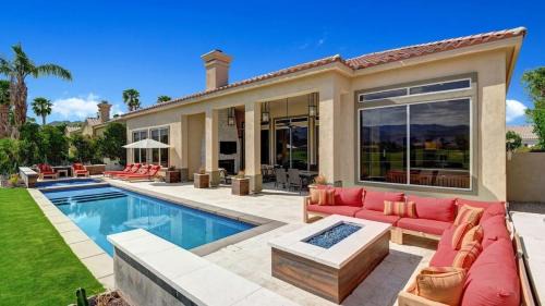 La Quinta Villa | Legends by AvantStay Stunning Golf Villa Featuring Spa Pool Fire-Pit