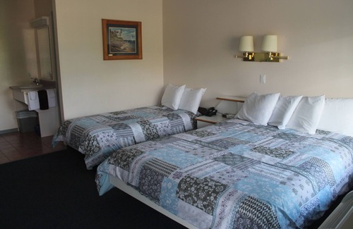 Timiskaming District Hotel | LEISURE INN