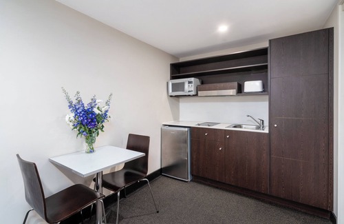 Launceston CBD Hotel | Leisure Inn Penny Royal Hotel & Apartments