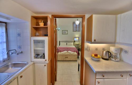 Hydra House | Lelas house 2-level Apartment "Mandraki"