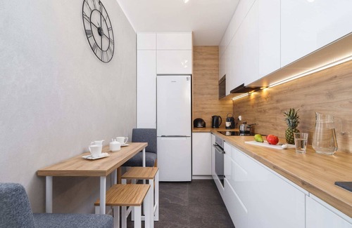 Pradnik Czerwony Apartment | Lema 5 Kraków | Functional Apartment with Parking