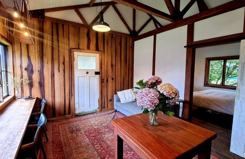Brooman Cottage | Lemon Tree Cottage is a beautifully restore cottage from the early 1900's and is completely off grid