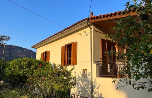Leonidio House | Lemon Tree House