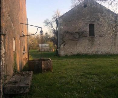 Druyes-les-Belles-Fontaines House | Les 3 voeux