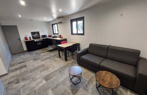 Manosque Villa | Les Abeilles du Mont D'or, Classée 5 Étoiles, Piscine Chauffée, Spa et Sauna