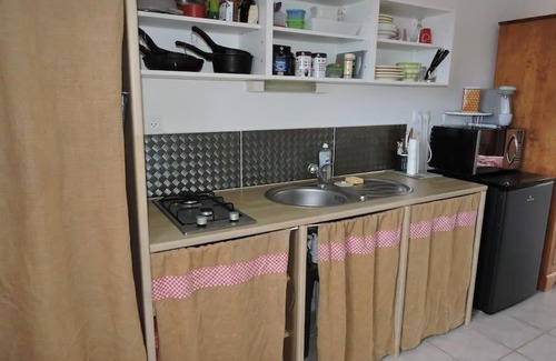 Saint-Nicolas-de-la-Haie House | Les amoureux