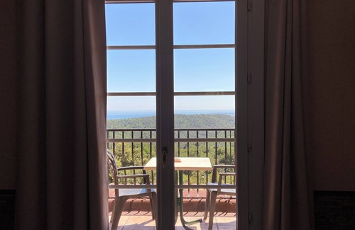 Tourrettes-sur-Loup Hotel | Les Belles Terrasses