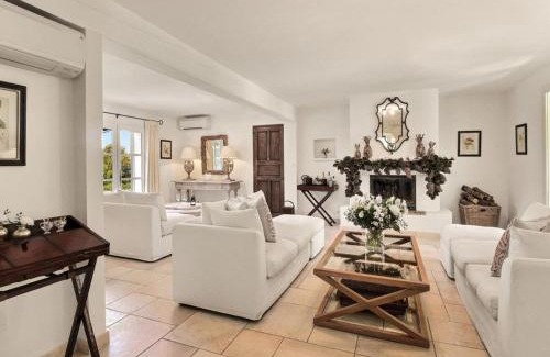 Bonnieux Villa | Les Blayons - Exclusive Pool Villa Stunning View