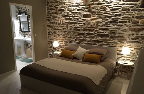 Saint-Malon-sur-Mel House | Les Bouyères