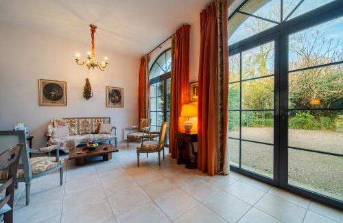 Valognes House | Les calèches de l'Hôtel de Beaumont