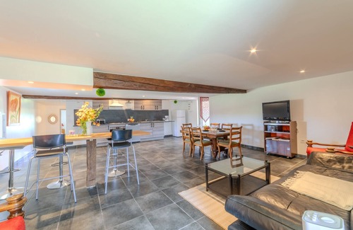 Regny Apartment | Les Coquelicots - A 30 min de Roanne