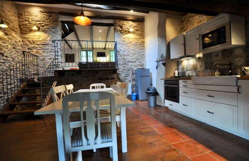 Riols Cottage | Les Coumayres - Rustic and charming farmhouse with panoramic mountain views, immersed in beautiful n
