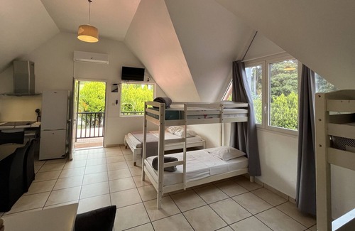 Saint-Benoit Apartment | Les Cyprès chambre d'hôtes la Villa Lyse