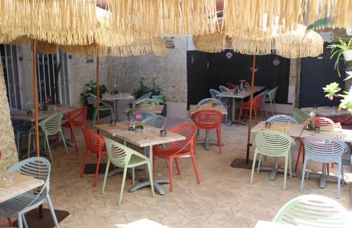 Remoulins Hotel | Les Glycines