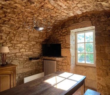 Sivergues House | Les Grottes