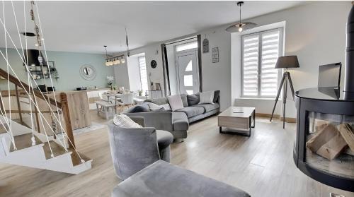 Matignon House | Les Hirondelles