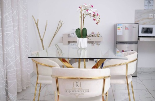 Yaounde Bed & Breakfast | Les Jardins de René - London