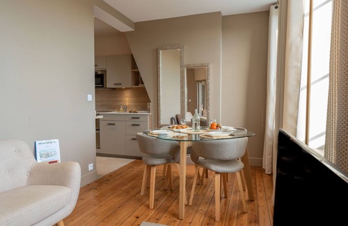 Honfleur Apartment | Les Mouailleries on the ground floor 2 bedrooms 2 bathrooms