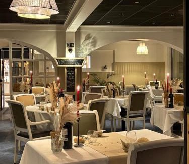 Le Val-Saint-Pere Hotel | Les Treize Assiettes - Hôtel & Restaurant