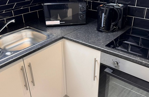 Pinkwell Apartment | Letzi private en-suite, Near Heathrow Airport T3