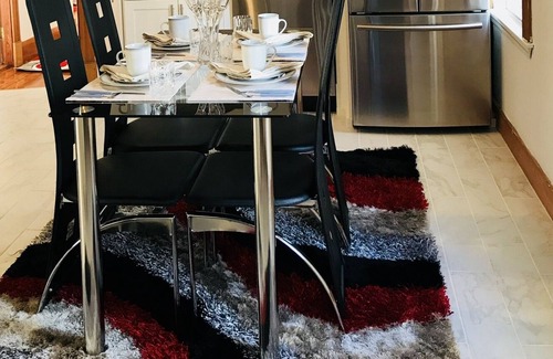 Dorchester House | Lg Suite for up to 6 ppl/2 floor