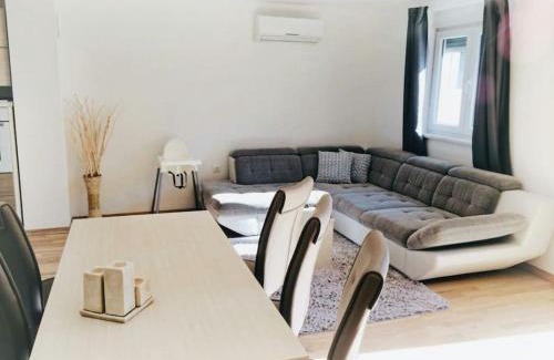 Gregovica Apartment | Liam