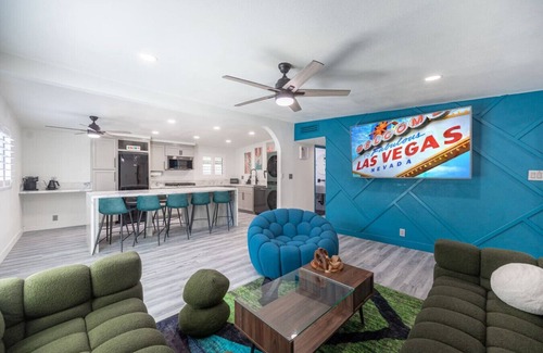 Winchester Apartment | Licensed 2.5 mi to Strip BBQ Pool Kings