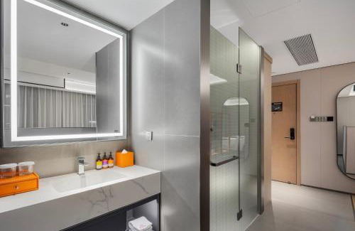 Gucheng Hotel | Lijiang Ancient City Kasion purey Hotel - Big waterwheel store