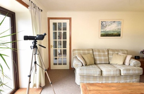 Inverness Cottage | LILAC COTTAGE, family friendly, with a garden in Munlochy