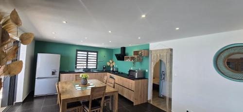 Petite-ÃŽle Villa | Lilie Location Carosse