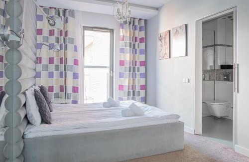 Gdansk City Center Apartment | Lily Apart - Waterlane Pool & Gym Apartment
