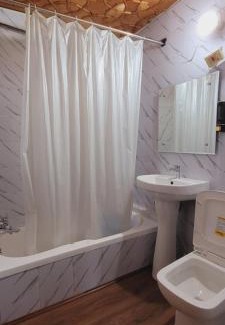 Nagin Bagh Hotel | Lily Of The World Houseboat