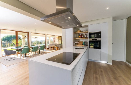 Arcozelo Villa | Lima View Villa - Casa com Piscina e Jardim