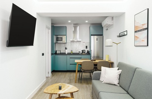 Ciudad Jardin Apartment | Limehome Madrid Calle de Matilde Diez