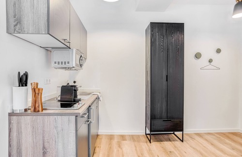 Zwickau Apartment | Limehome Zwickau Hauptmarkt
