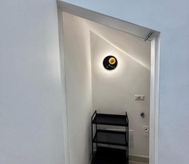 Pozzuoli House | Lindas Room