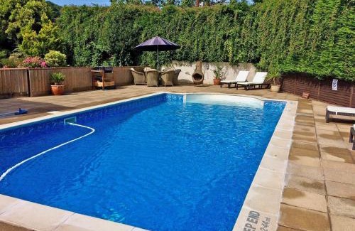 Fitzhead House | Linnets