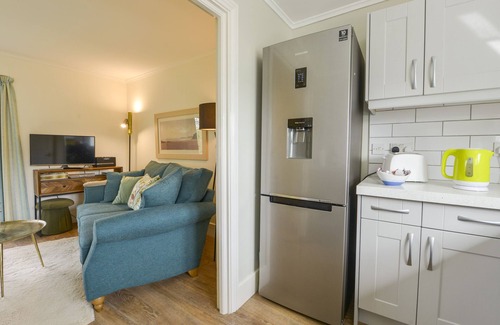Dittisham Cottage | LINNEY COTTAGE, pet friendly, with a garden in Dittisham