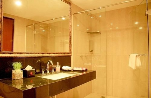 Manado City Centre Hotel | Lion Hotel & Plaza