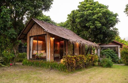 Ban Pong Bed & Breakfast | lion resort & cafe