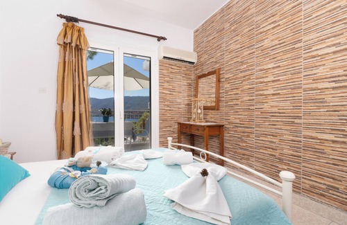Poros House | Lions Apartments